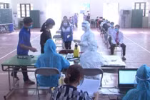 Xét nghiệm Covid-19 cho học sinh tại Bắc Ninh trong tháng 7.2021 ẢNH B.N