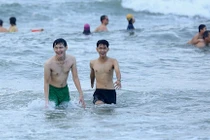 Đà Nẵng cấm tắm biển lần thứ ba trong hai tháng