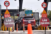 Tài xế bỡ ngỡ khi BOT xa lộ Hà Nội thu phí thử nghiệm