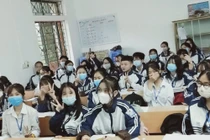 Phú Thọ: Học sinh khối 12 tiếp tục học trực tuyến, chưa trở lại trường như dự kiến