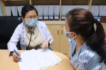 Đi cấp cứu vì tự ý ngưng thuốc điều trị hen