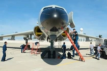 Việt Nam phản đối các bên điều vũ khí ra Hoàng Sa