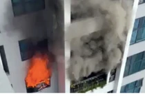 Cháy chung cư ở Hà Nội, cả trăm người tháo chạy