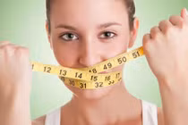 Nhịn ăn giảm cân gây rụng tóc