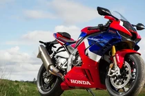 Xe vi phạm tốc độ 299 km/h trên Đại lộ Thăng Long: siêu mô tô giá 1 tỷ đồng