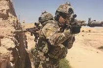 Video Đặc nhiệm Nga huấn luyện chiến đấu trên sa mạc với phương tiện cơ động mới