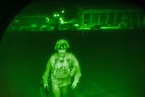 Washington kết thúc cuộc di tản, bỏ lại gần 200 người Mỹ và hàng nghìn cộng tác viên người Afghanistan