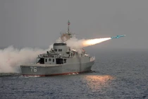 Chiến hạm Iran bị bắn nhầm bởi “hỏa lực thân thiện”, 19 người thiệt mạng