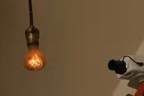 Bóng đèn dùng lâu bị đen