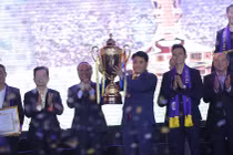 Hà Nội FC dành tặng chức vô địch cho người hâm mộ, đón nhận huân chương lao động hạng Ba