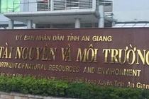 Để khai thác cát cả ngày lẫn đêm, giám đốc sở TN-MT bị cảnh cáo