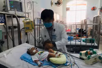 Bảo vệ mạch máu và cổ họng khi chuyển mùa