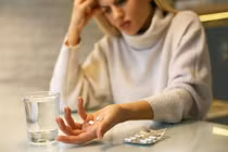 Tự làm bác sĩ - Nguy hiểm cận kề