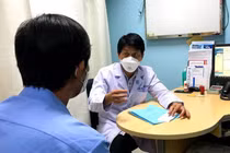 Khắc phụ việc thay đổi giọng nói và khó nuốt khi mắc Covid-19