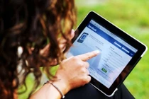 Facebook, zalo là sàn thương mại điện tử từ năm 2022 (Ảnh minh họa).