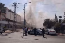 Bị 300 tên lửa tấn công, Israel ồ ạt không kích đáp trả, chiến tranh trên bộ tại dải Gaza chực bùng nổ