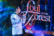 Danh ca Bằng Kiều phiêu hết mình khi lần đầu tiên hát trong rừng thông