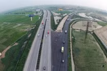 Bố trí 50% ngân sách Trung ương cho 5 tuyến đường bộ cao tốc