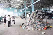 Biến rác thải nhựa thành cát