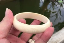 Đeo vòng ngà voi không giúp tránh gió