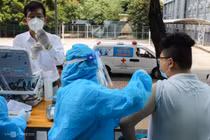 Covid 24h: TP HCM muốn được cấp vaccine liên tục, ca nhiễm ở Hà Nội tăng nhanh