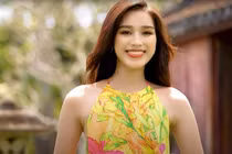 Hoa hậu Đỗ Thị Hà đưa hình ảnh "gây sốt" giới thiệu bản thân tại Miss World