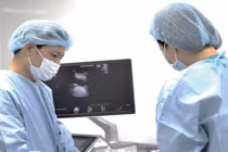 Y học bào thai giúp “giải cứu” thai nhi ngay khi còn trong bụng mẹ