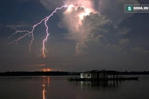 Sét đánh xuống biển sẽ tự tan đi