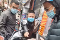 Pháo hoa không nổ của Nhà máy Z121: Ấm lòng chờ phút... giao thừa