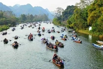 Chùa Hương mở cửa đón du khách từ 16/2