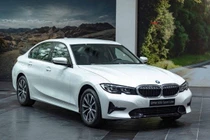 BMW 320i 2020 giảm giá từ 130 - 190 triệu đồng.