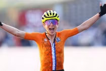 Tình huống dở khóc dở cười vì ăn mừng nhầm… huy chương vàng Olympic