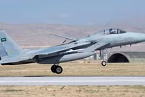 Video Không quân Liên quân Ả rập Xê út không kích quân Houthi ở tỉnh Marib của Yemen