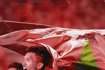 Đoàn Văn Hậu - từ tấm áo mưa ngăn nước tiểu tới châu Âu hoa lệ