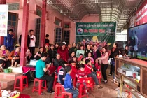 Không khí cổ vũ ở quê thủ môn U23 Việt Nam như hội