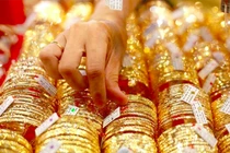 Giá vàng hôm nay ngày 26/10: Vàng vẫn duy trì quanh ngưỡng 56 triệu đồng