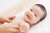 Chăm sóc trẻ sơ sinh trong thời tiết nóng bức 