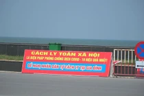 Biển Sầm Sơn vắng tanh vì công điện không đón khách ngoại tỉnh