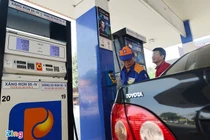 Giá xăng giảm xuống dưới 11.000 đồng/lít