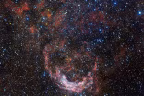 Tinh vân NGC 3199 biến hóa diện mạo lưỡi liềm đầy kỳ ảo