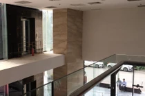 Công an vào cuộc vụ bước hụt chân rơi 3m tại sảnh thang máy chung cư