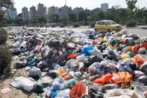 Thanh Trì – Hà Nội: Cả nghìn khối rác “ngự” giữa khu dân cư