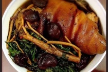 Thịt lợn hầm sâm rất thích hợp để phục hồi sức khỏe sau phẫu thuật, ốm