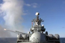 Video: Kỳ hạm tuần dương tên lửa Hạm đội Thái Bình Dương phóng tên lửa phòng không hải quân