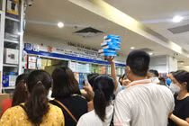 Khẩu trang y tế bị nâng giá