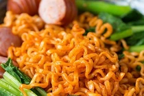 Người mắc đái tháo đường không nên ăn nhiều mỳ tôm