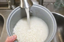 Dùng nước lọc nấu cơm ngon hơn