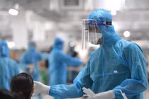 Mắc COVID-19 trong giai đoạn này: Đừng hoảng sợ và đừng giấu