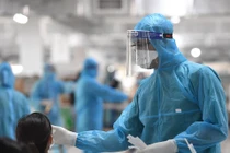 Mắc COVID-19 trong giai đoạn này: Đừng hoảng sợ và đừng giấu