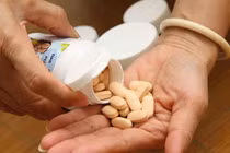 Mùa lạnh, người già đừng căng thẳng khi thấy “khó ở”